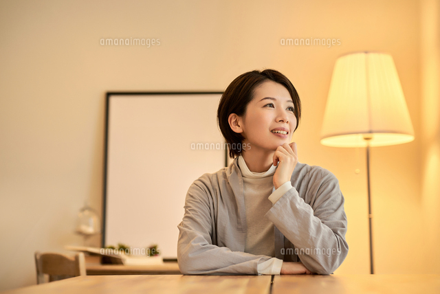 女風が初めてで不安を感じている女性のイメージ